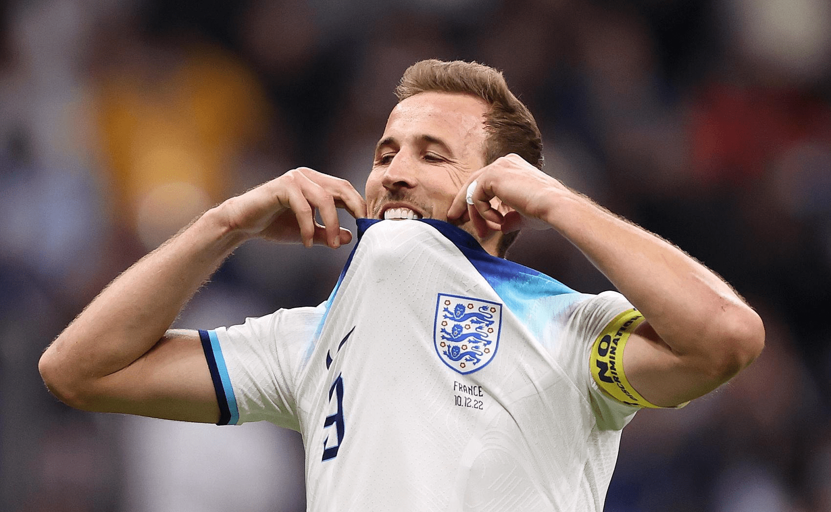 Tolerance  bottom of weldment to axis 0.05mm